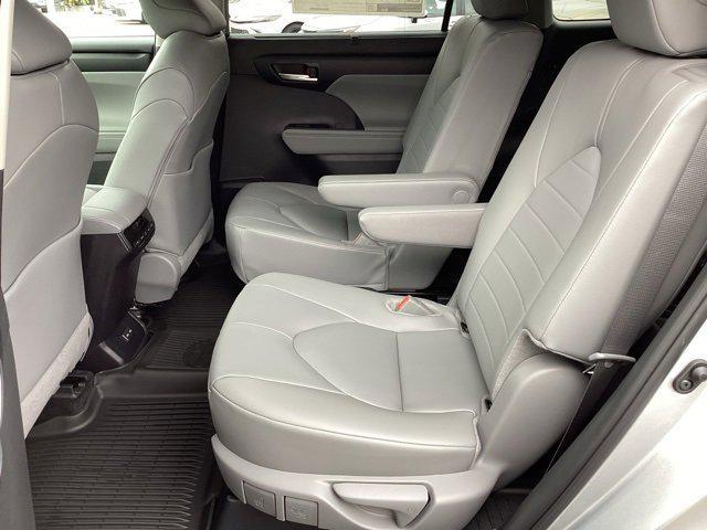 new 2025 Toyota Highlander car, priced at $47,813