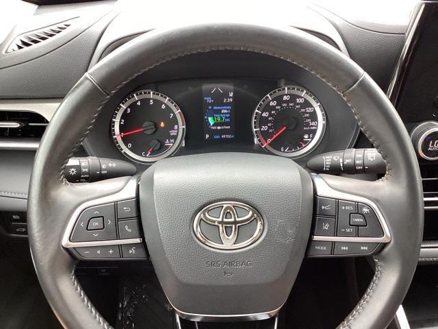 used 2021 Toyota Highlander car, priced at $29,490