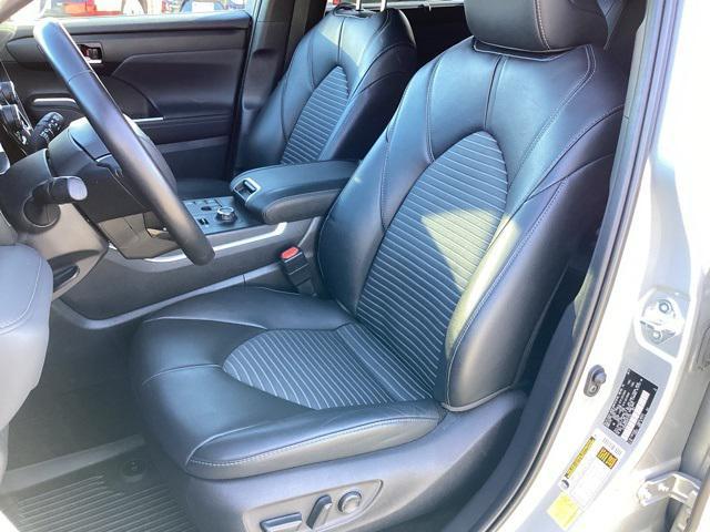 used 2024 Toyota Highlander car, priced at $42,990