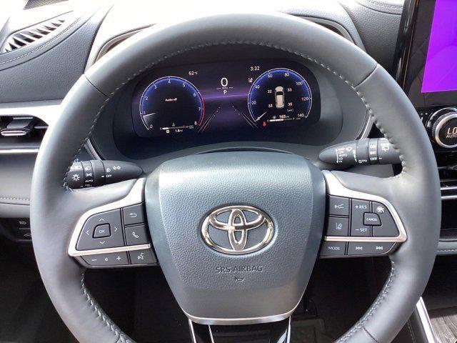 new 2025 Toyota Highlander car, priced at $54,087