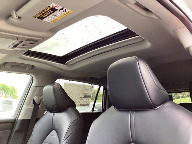 new 2025 Toyota Highlander car, priced at $47,303