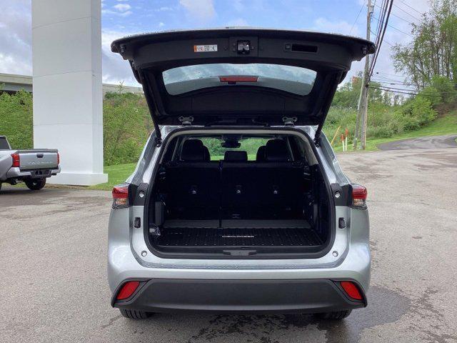 new 2025 Toyota Highlander car, priced at $47,303