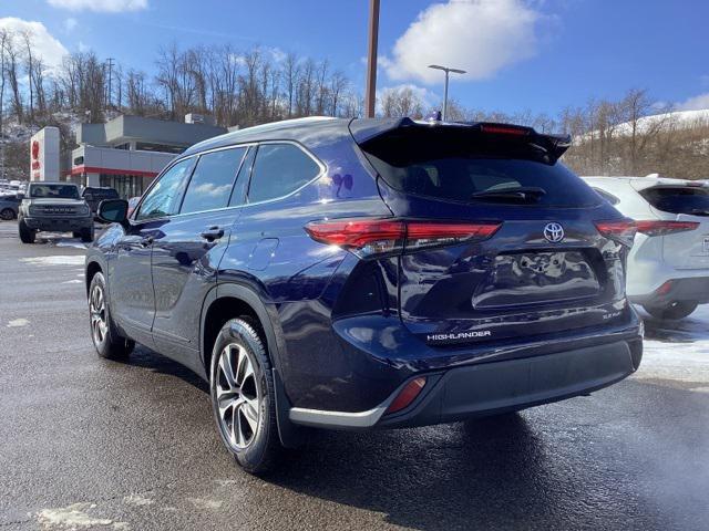 used 2021 Toyota Highlander car, priced at $28,490