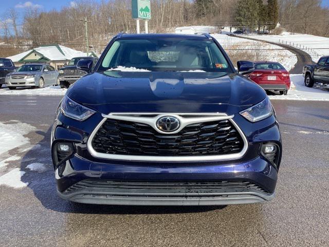 used 2021 Toyota Highlander car, priced at $28,490