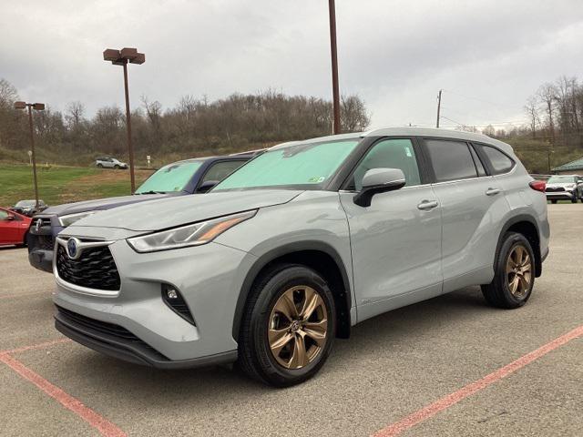 used 2022 Toyota Highlander Hybrid car, priced at $37,990