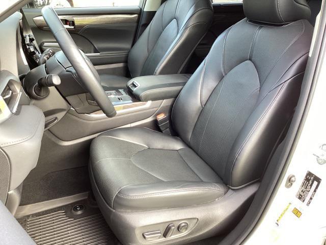 used 2022 Toyota Highlander Hybrid car, priced at $42,990