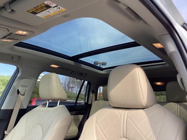 used 2023 Toyota Highlander car, priced at $45,990