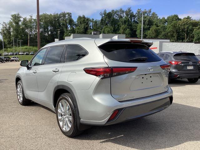 used 2021 Toyota Highlander car, priced at $36,990