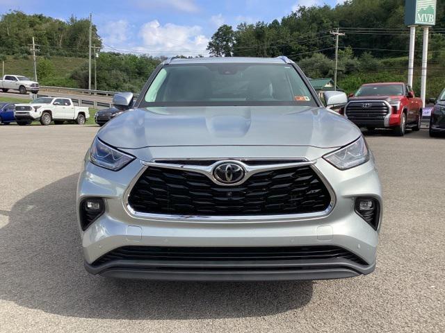 used 2021 Toyota Highlander car, priced at $36,990