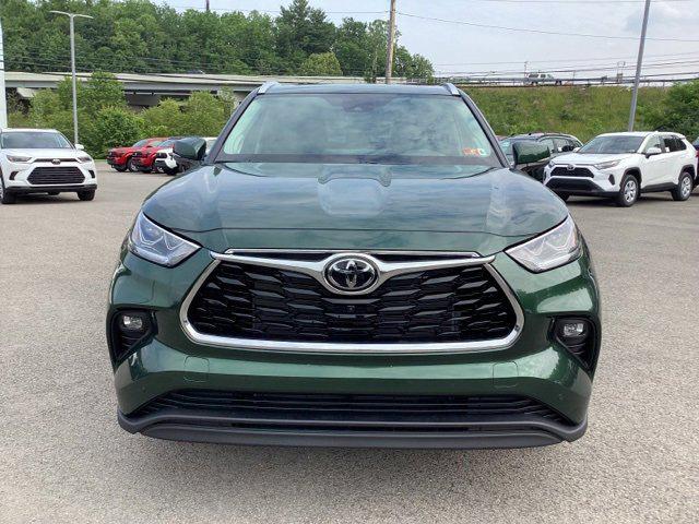 new 2025 Toyota Highlander car, priced at $52,967