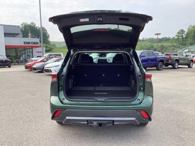new 2025 Toyota Highlander car, priced at $52,967