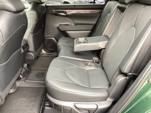 new 2025 Toyota Highlander car, priced at $52,967