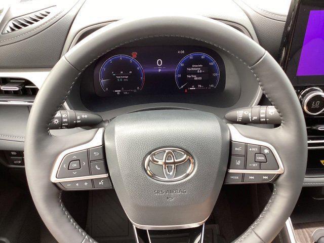new 2025 Toyota Highlander car, priced at $52,967
