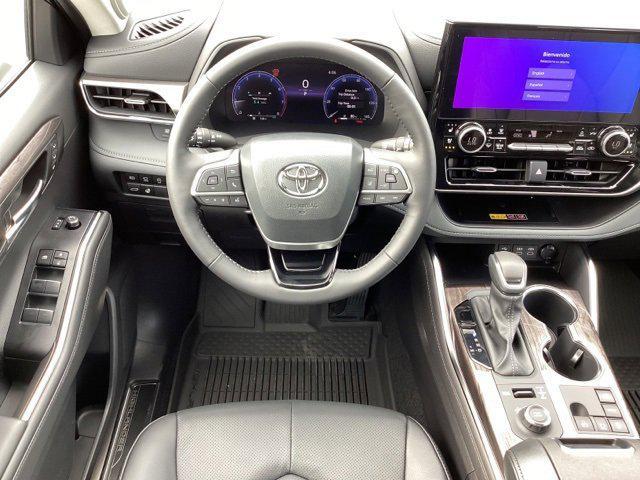 new 2025 Toyota Highlander car, priced at $52,967