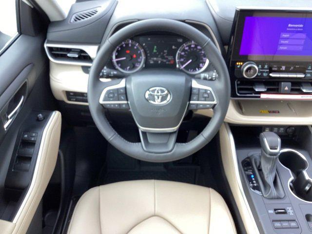 new 2025 Toyota Highlander car, priced at $48,712
