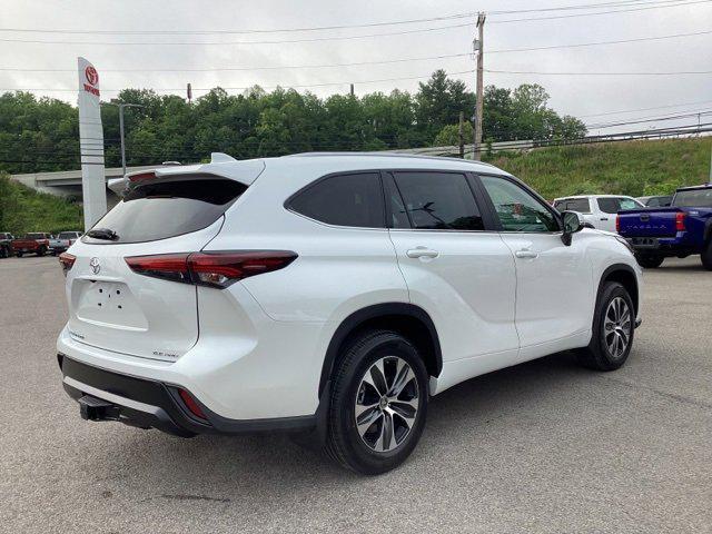 new 2025 Toyota Highlander car, priced at $48,712