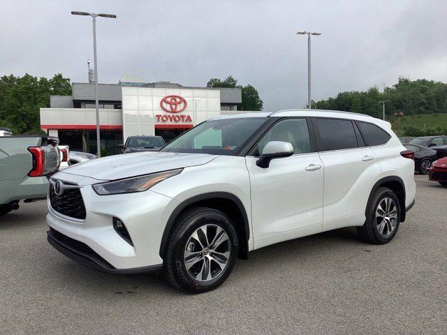 new 2025 Toyota Highlander car, priced at $48,712