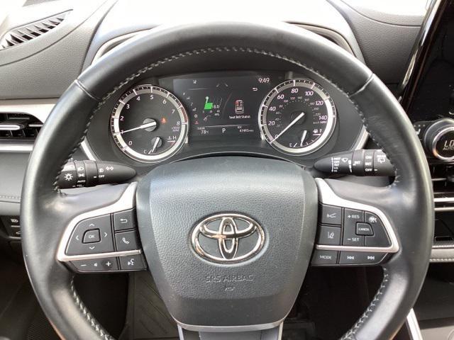 used 2022 Toyota Highlander car, priced at $34,990