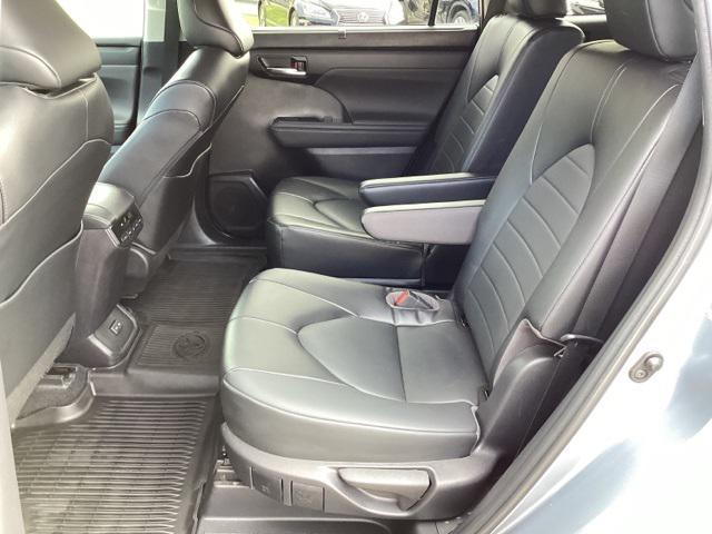 used 2022 Toyota Highlander car, priced at $34,990