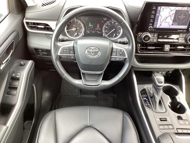 used 2022 Toyota Highlander car, priced at $34,990