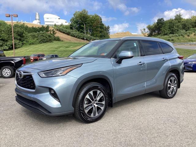 used 2022 Toyota Highlander car, priced at $34,990