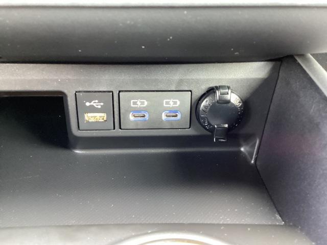 used 2022 Toyota Highlander car, priced at $34,990