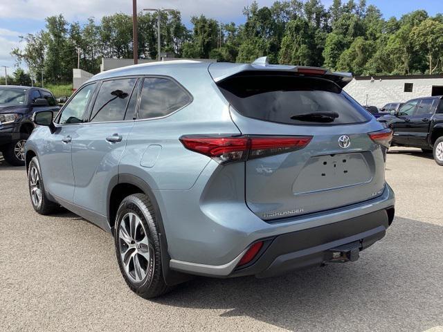 used 2022 Toyota Highlander car, priced at $34,990