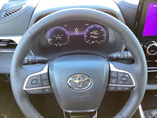 new 2025 Toyota Highlander car, priced at $55,517