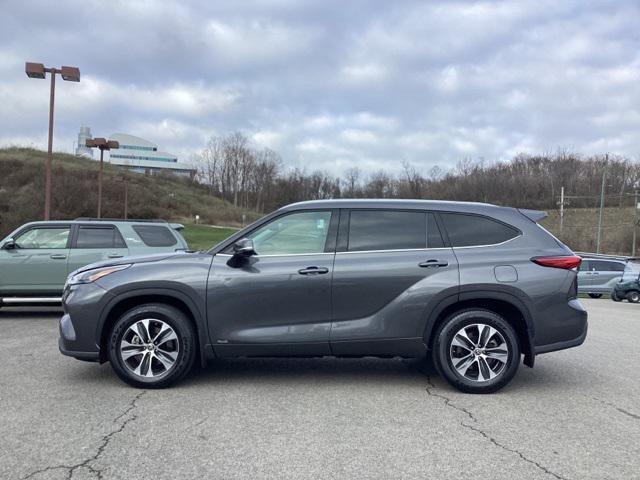 used 2022 Toyota Highlander Hybrid car, priced at $39,990