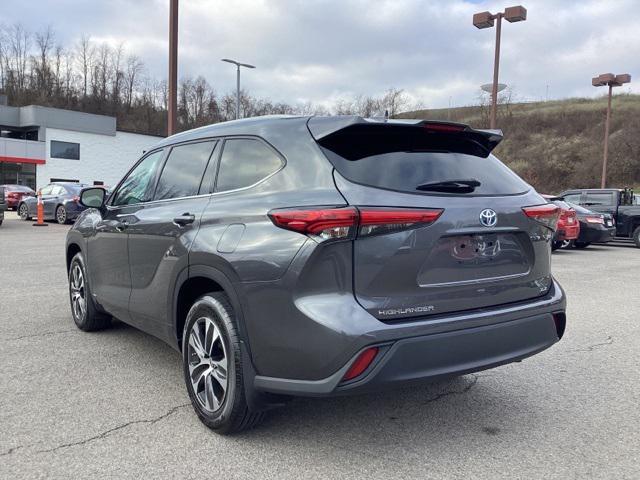 used 2022 Toyota Highlander Hybrid car, priced at $39,990