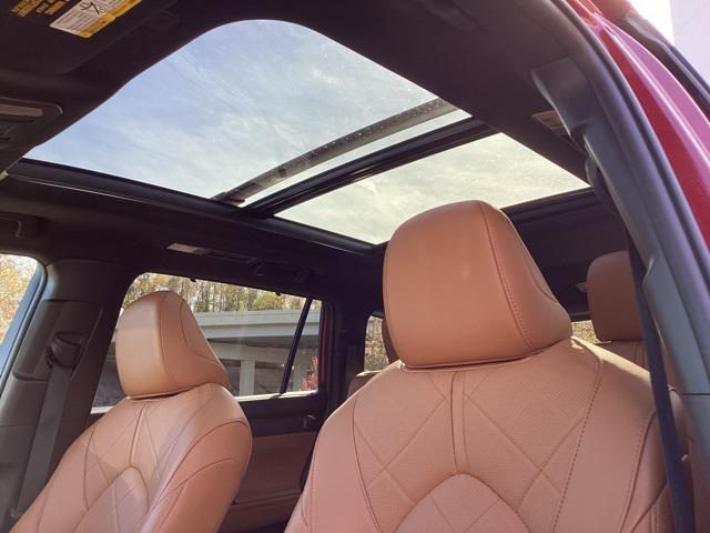 used 2025 Toyota Highlander car, priced at $47,990