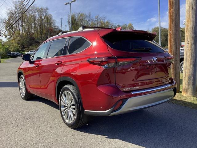 used 2025 Toyota Highlander car, priced at $47,990