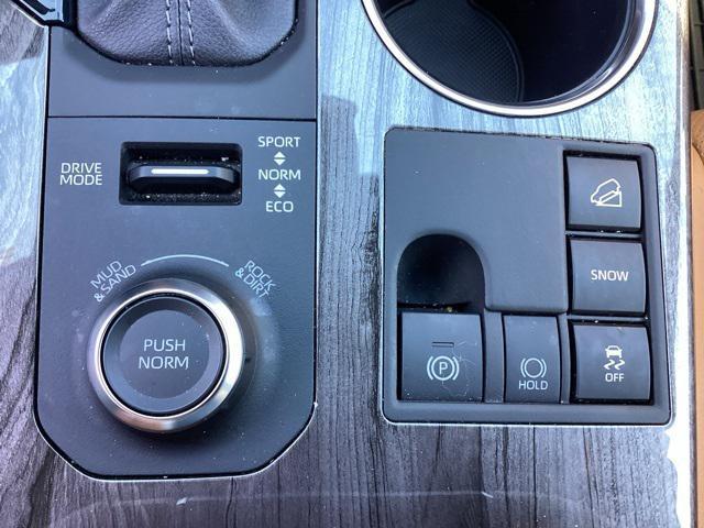 used 2025 Toyota Highlander car, priced at $47,990