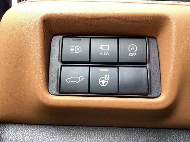 used 2025 Toyota Highlander car, priced at $47,990