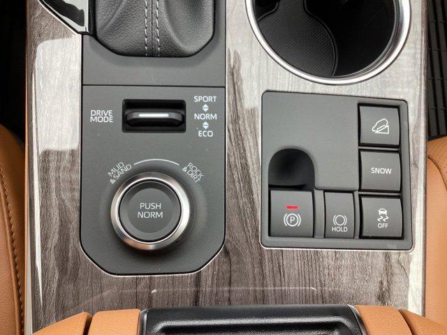 new 2025 Toyota Highlander car, priced at $55,042