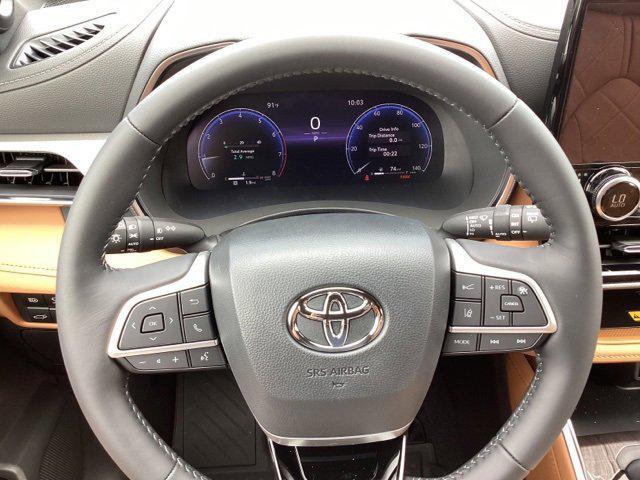 new 2025 Toyota Highlander car, priced at $55,042