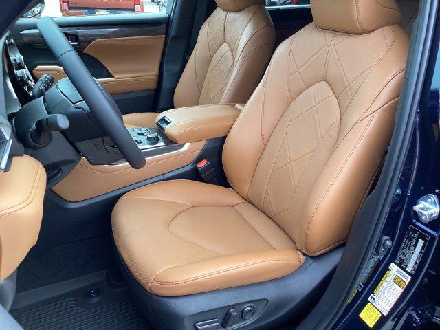 new 2025 Toyota Highlander car, priced at $55,042