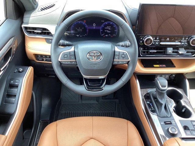 new 2025 Toyota Highlander car, priced at $55,042