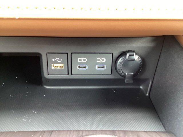 new 2025 Toyota Highlander car, priced at $55,042