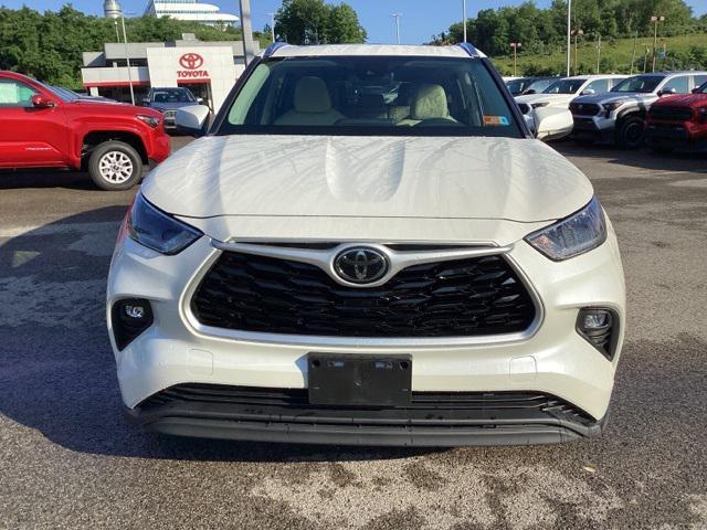 used 2021 Toyota Highlander car, priced at $29,990