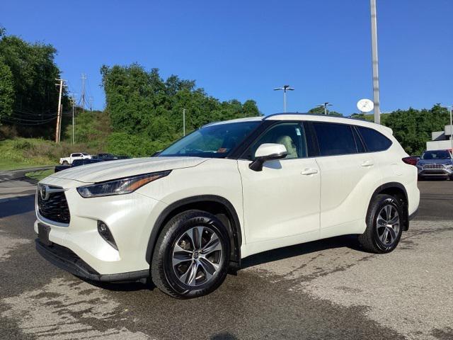 used 2021 Toyota Highlander car, priced at $29,990