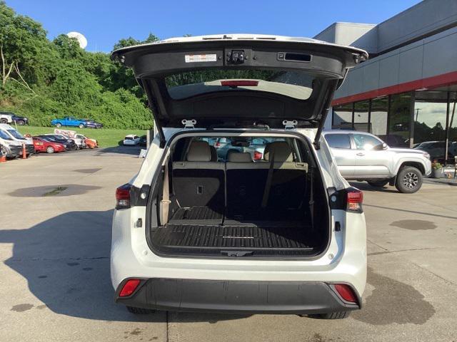 used 2021 Toyota Highlander car, priced at $29,990