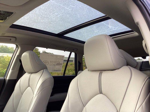 new 2025 Toyota Grand Highlander car, priced at $57,653
