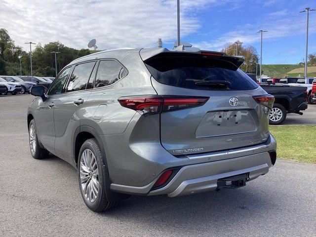 new 2025 Toyota Highlander car, priced at $54,332