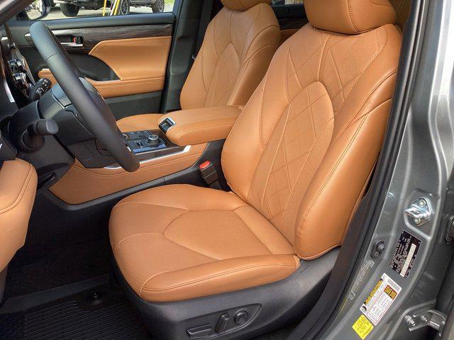 new 2025 Toyota Highlander car, priced at $54,332