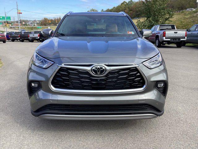 new 2025 Toyota Highlander car, priced at $54,332