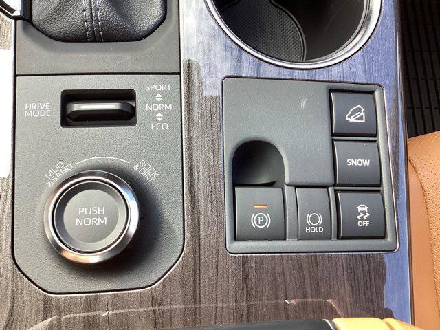 new 2025 Toyota Highlander car, priced at $54,332