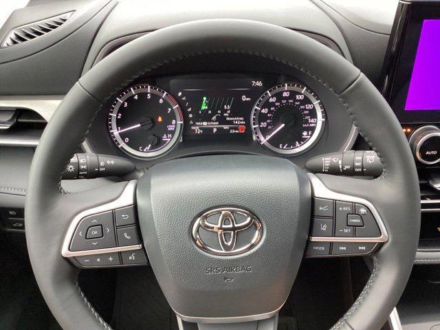 new 2025 Toyota Highlander car, priced at $48,817