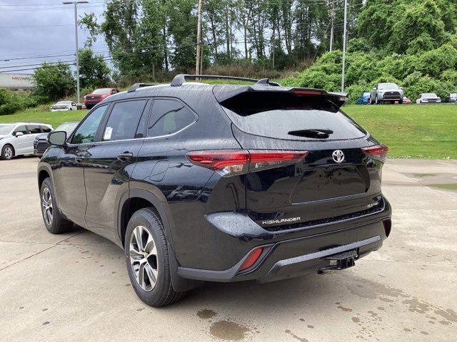 new 2025 Toyota Highlander car, priced at $48,817