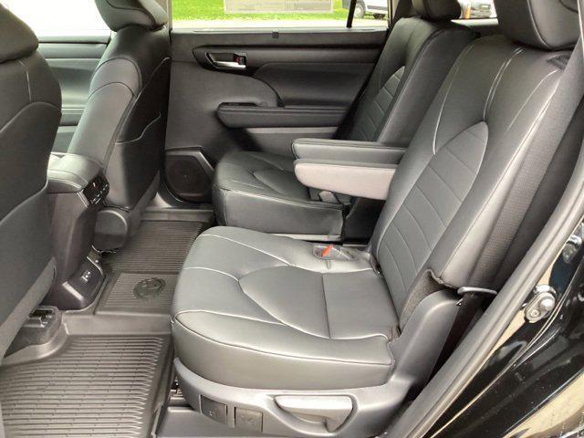 new 2025 Toyota Highlander car, priced at $48,817